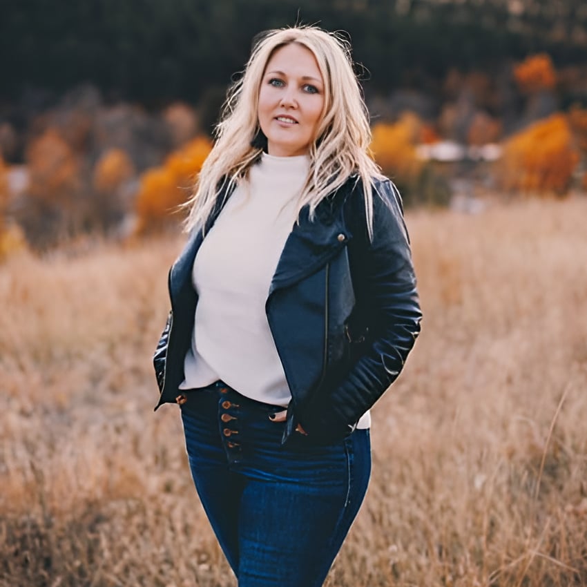 Joanna Kapsch Fourche, SD Real Estate Agent Headshot