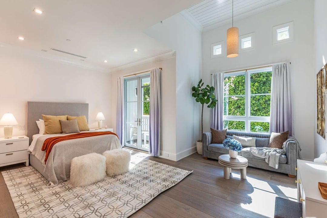 Monarch Reserve, N Norman Pl, 90049