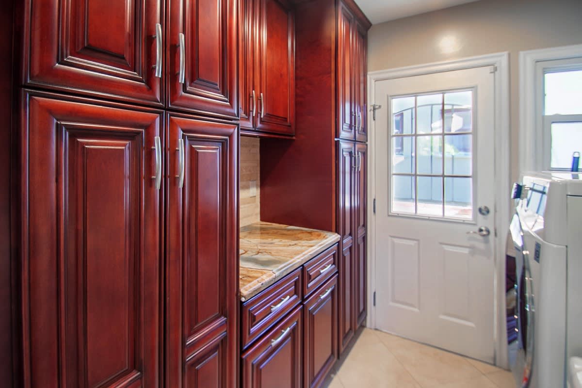 13011 Debby St Valley Glen, CA