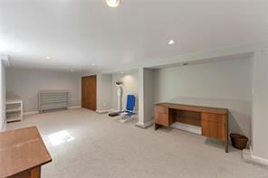 1636 Hollywood Cres