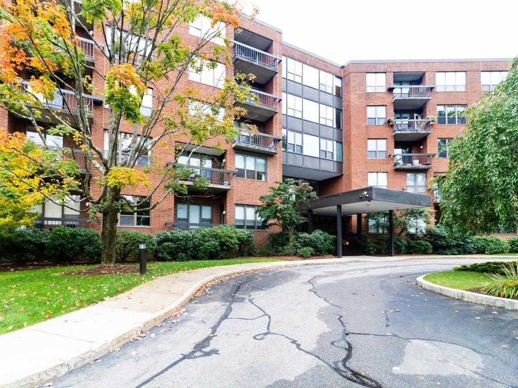 210 Nahanton St, #309
