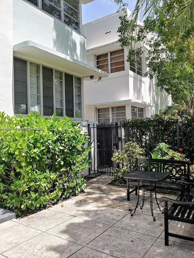 1525 S Meridian Ave #109