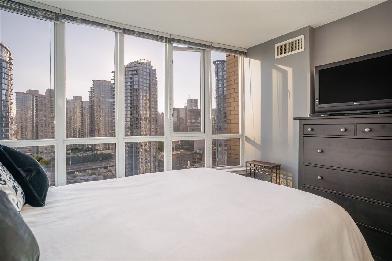 2001-63 Keefer Pl