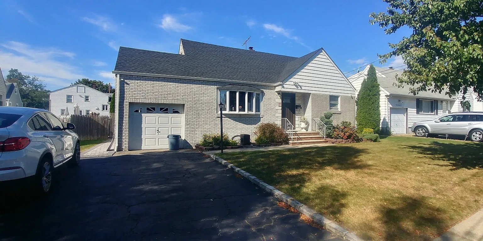 1292 Amherst Ave
