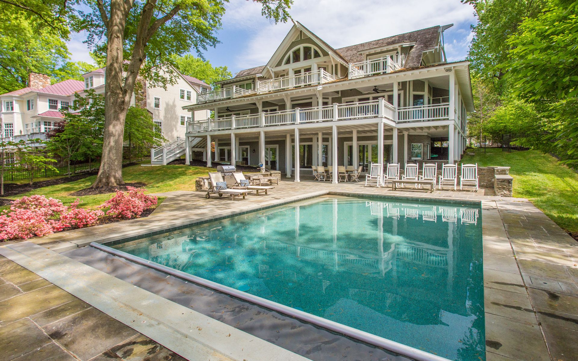 5225 Burke Dr