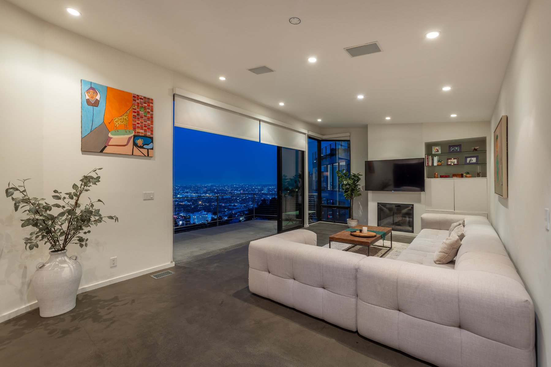 8634 Franklin Ave, Hollywood Hills 