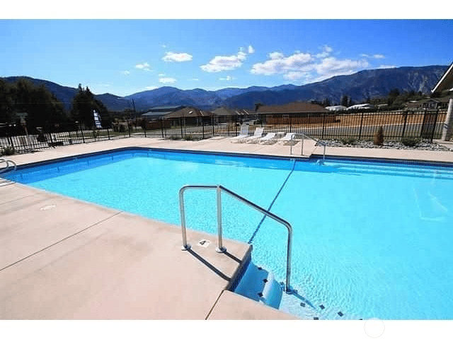 106 Village Dr
