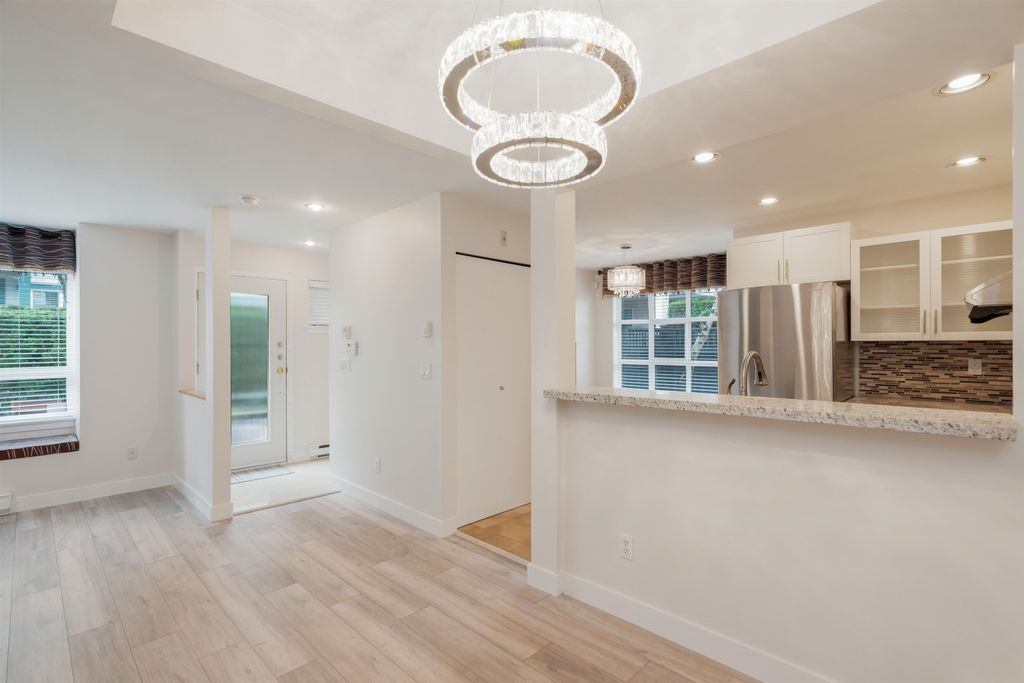 7406 Hawthorne Terr