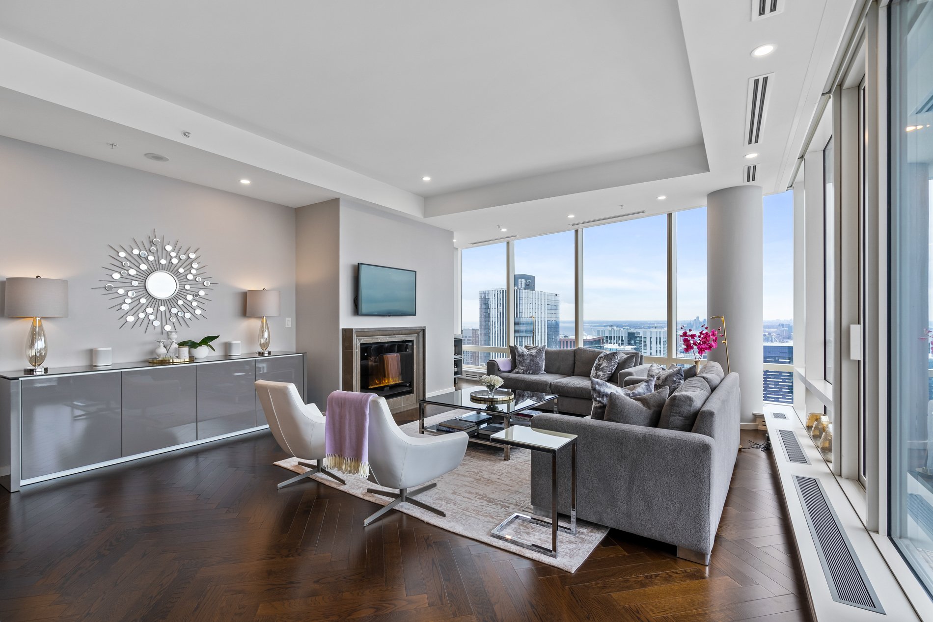 Suite 5603- 180 University Avenue