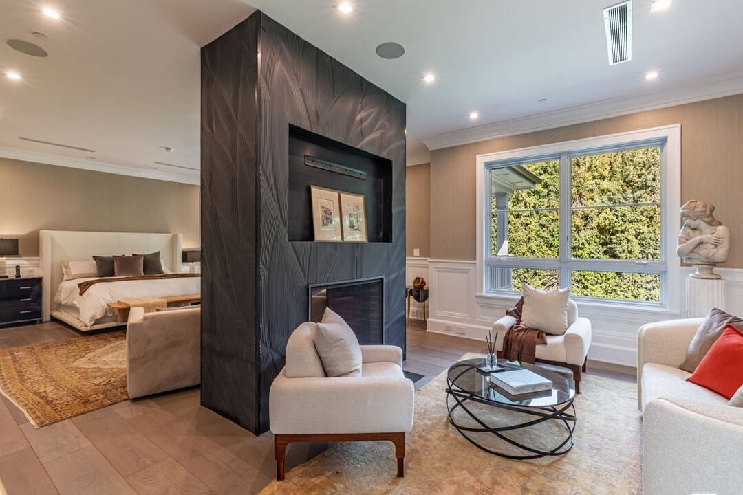 Monarch Reserve, N Norman Pl, 90049