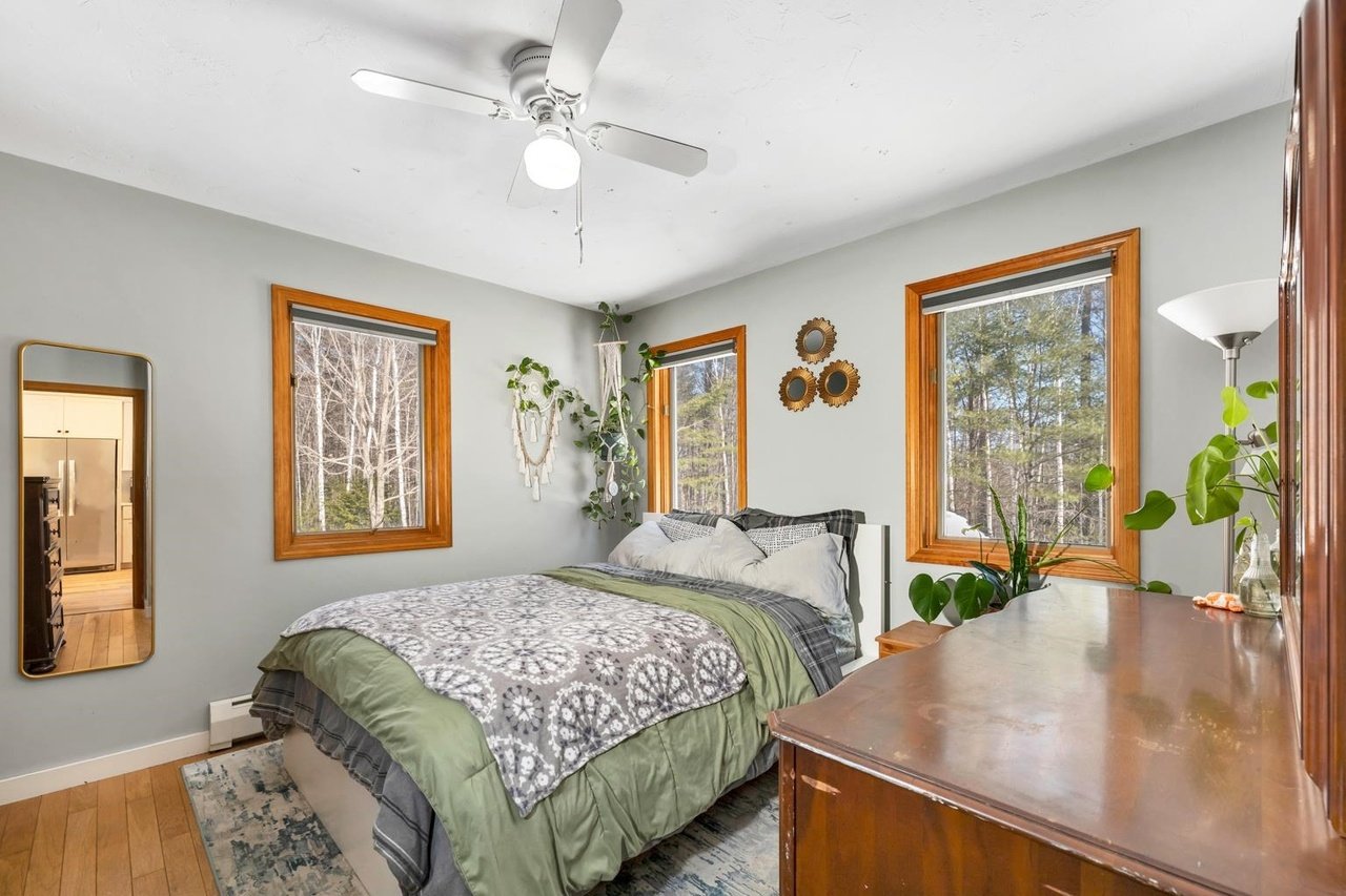 60 Winona Shores Rd