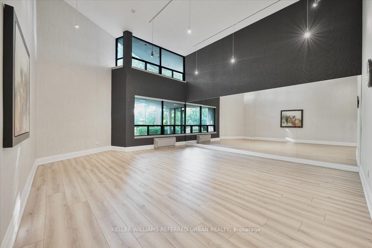 FAMILY LIVING PENTHOUSE