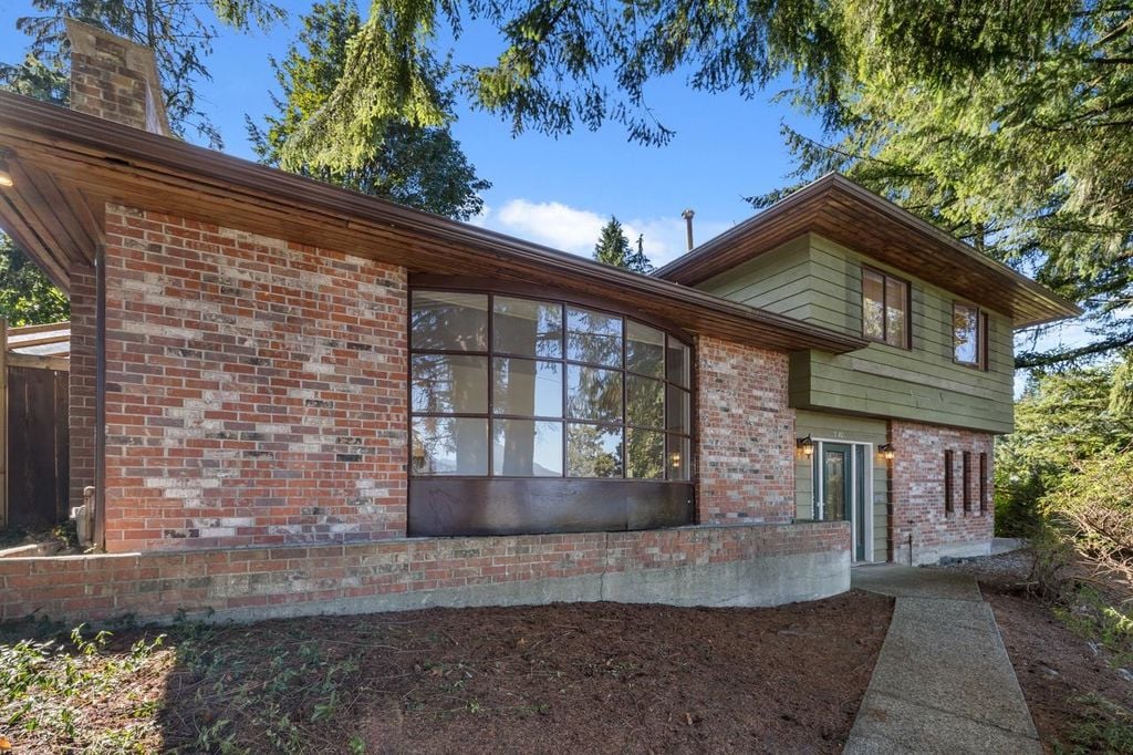 2180 Park Crescent