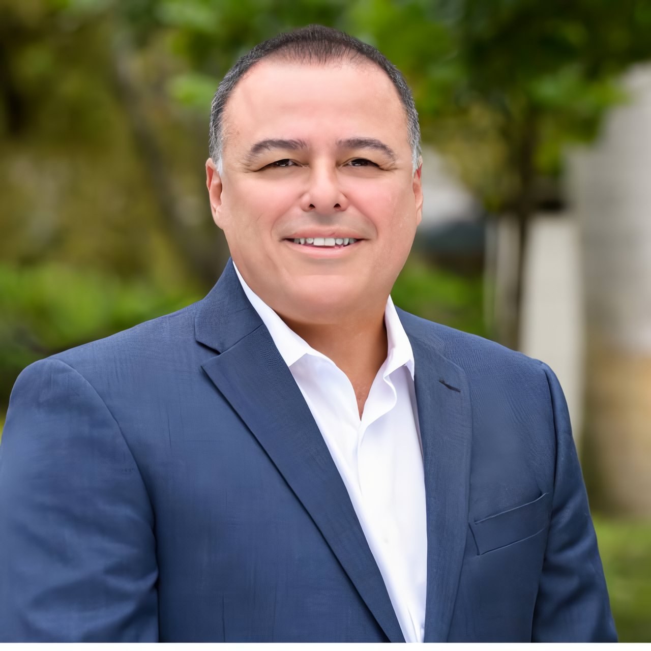 Armando  Santana