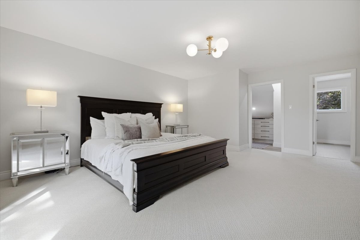 Rare Court Location on Oakville Golf Course