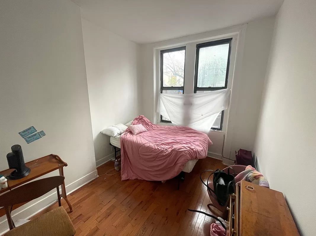 369 Menahan Street #2L