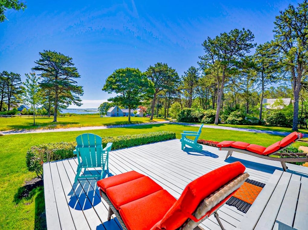 18 Old Harbor Ln