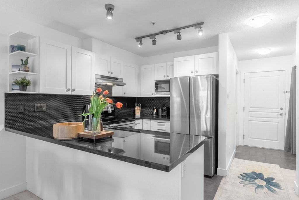 4550 Fraser St, #206