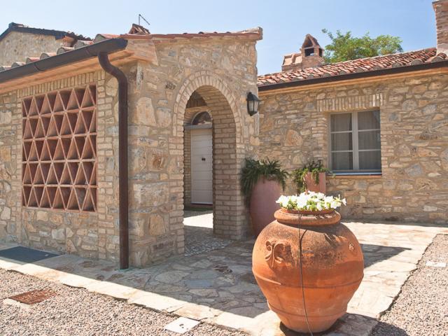 The White Retreat Tuscan House