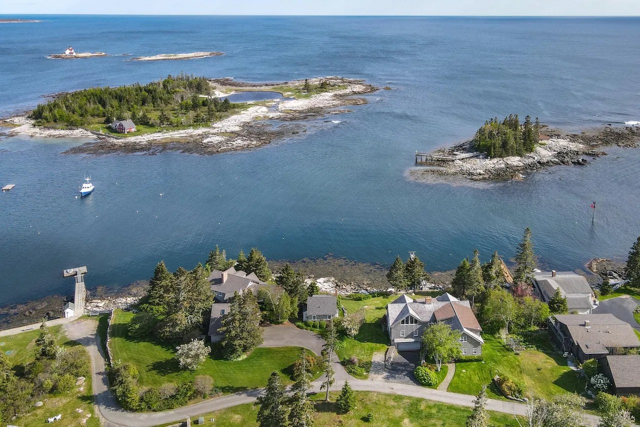 Live on a Picturesque Maine Island