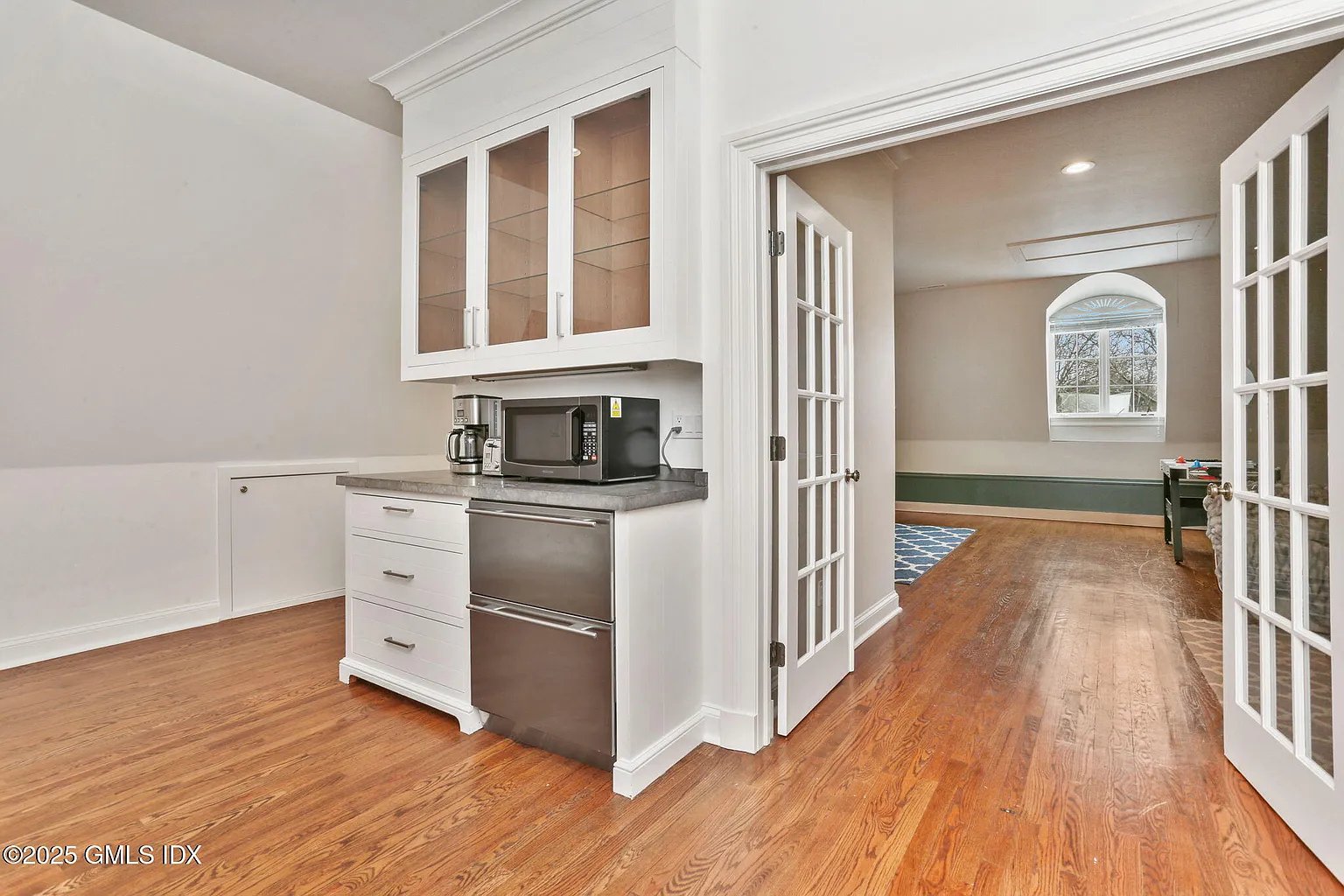 70 Sherwood Ave