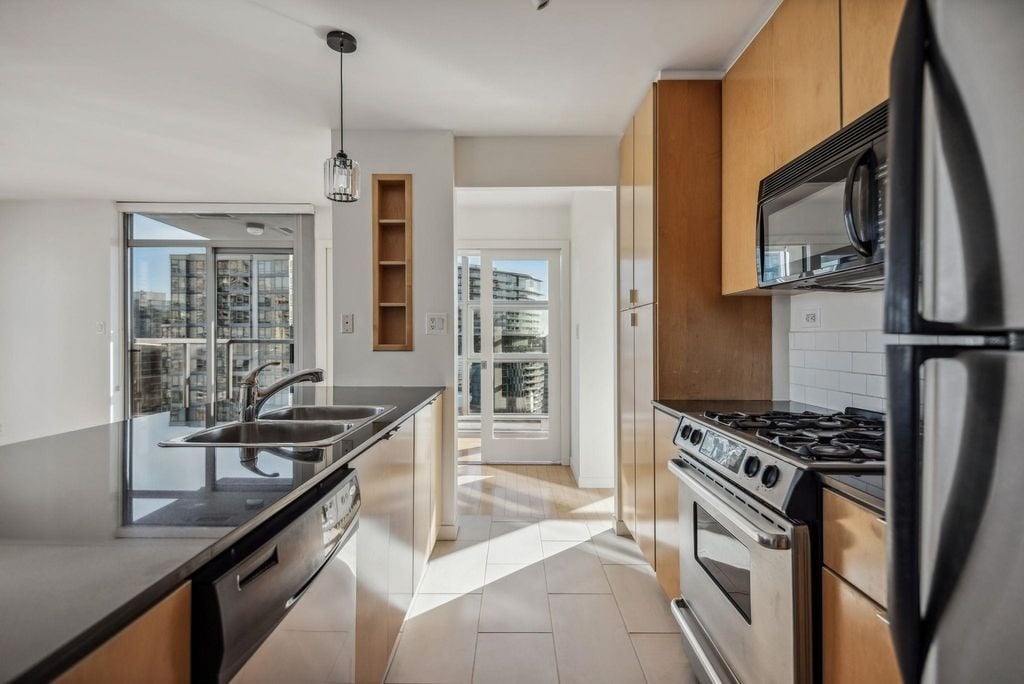 989 Beatty St, #2202
