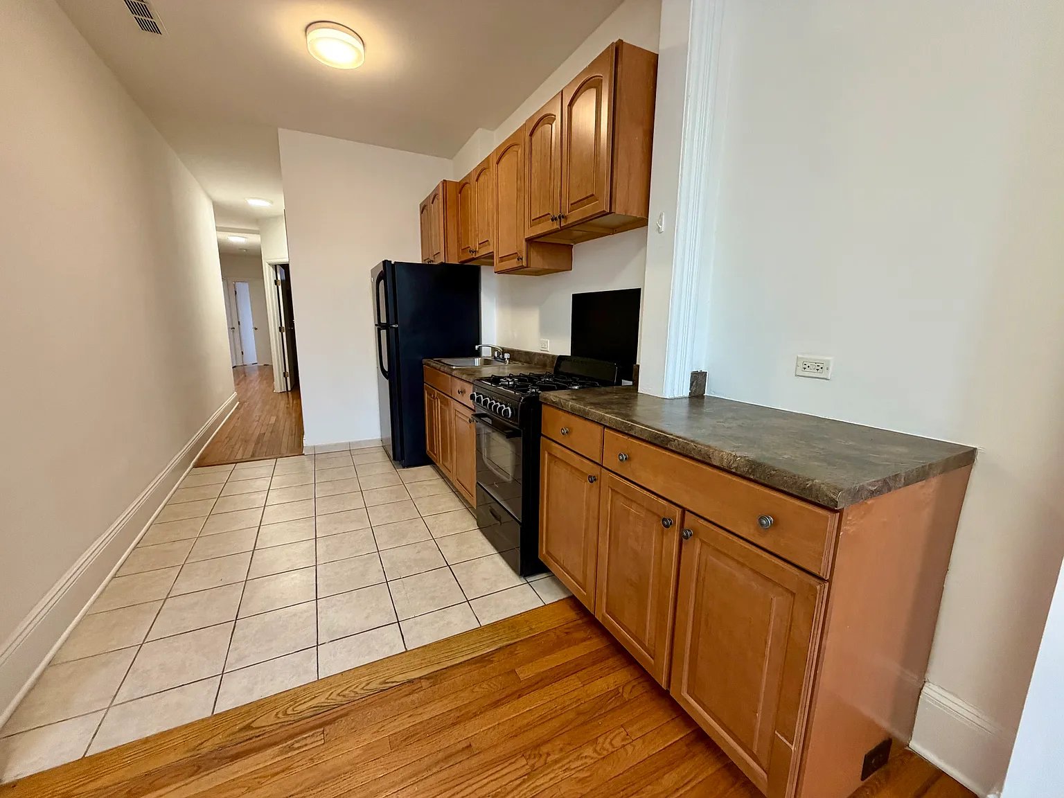 859 Halsey St, #2E