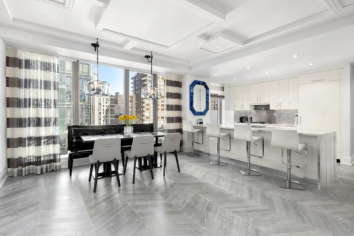 50 Riverside Blvd #11P