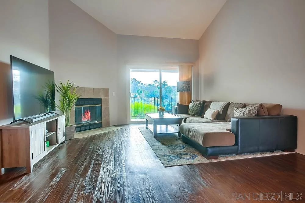 7312 Alta Vis