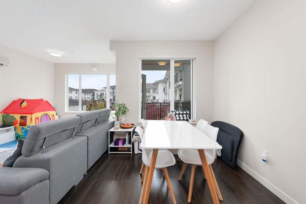 9399 Odlin Rd, #318