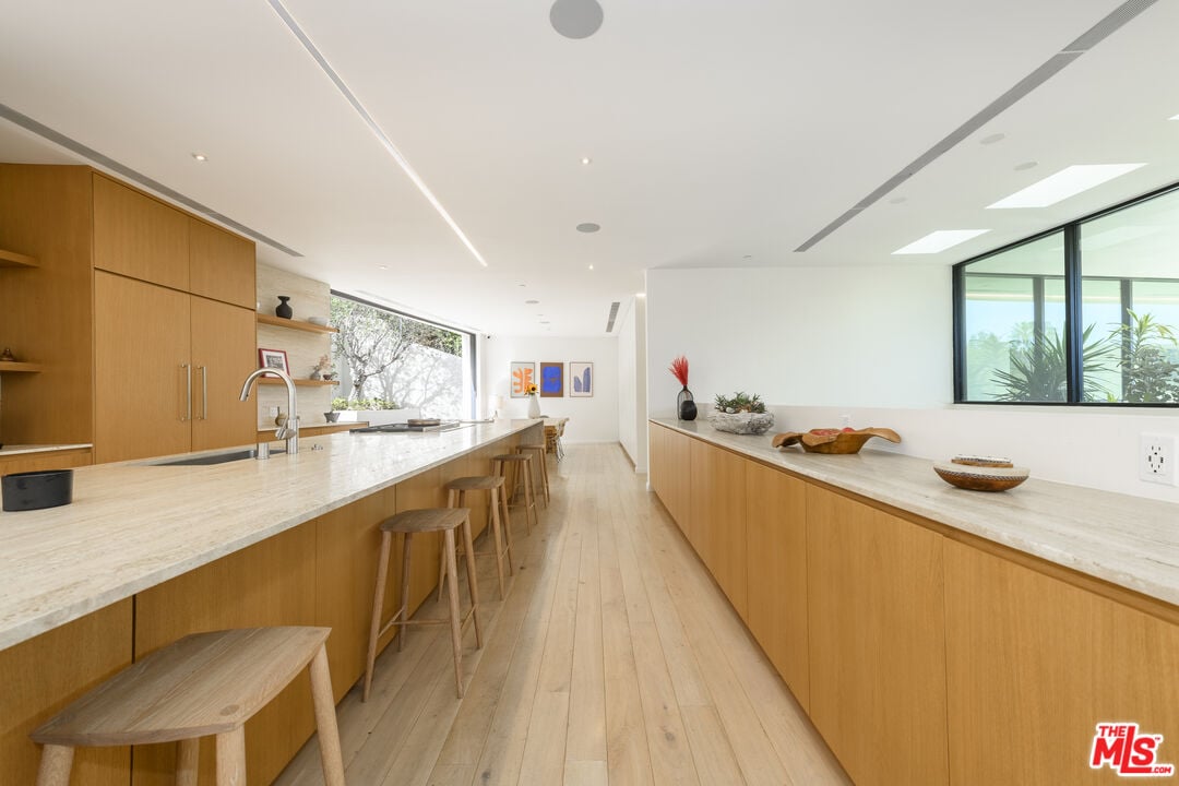 Pinnacle Manor, Willow Glen Rd, 90046