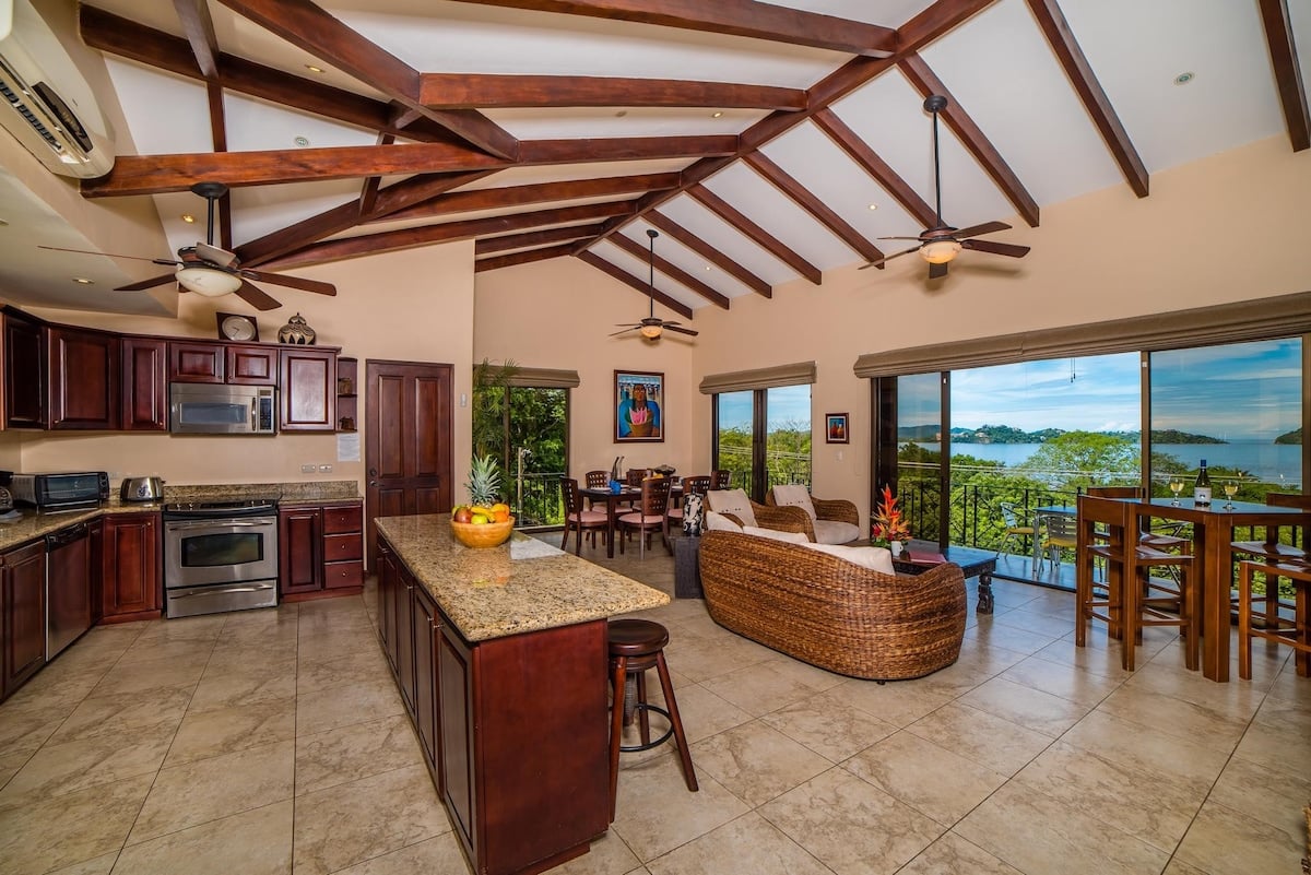 Villa Catalina 16 | Oceanview Luxury Villa in Playa Potrero