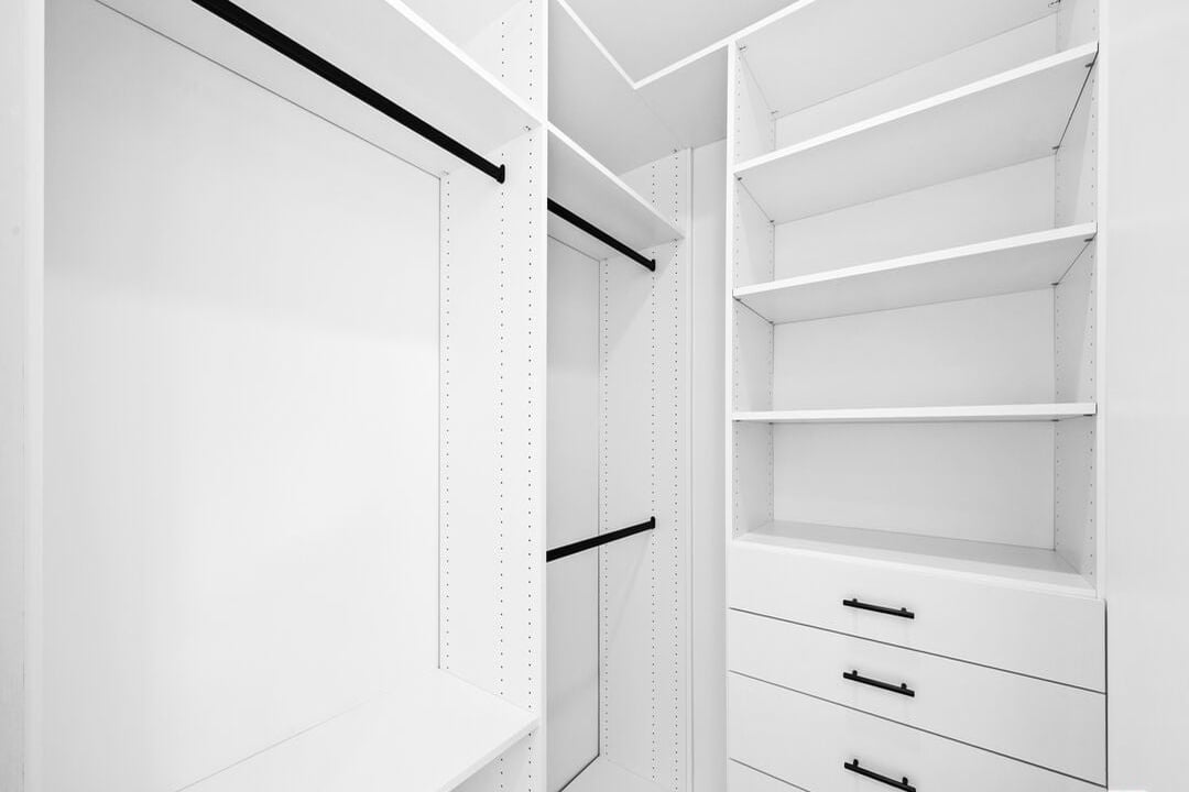 Castle Heights Pl, 90034