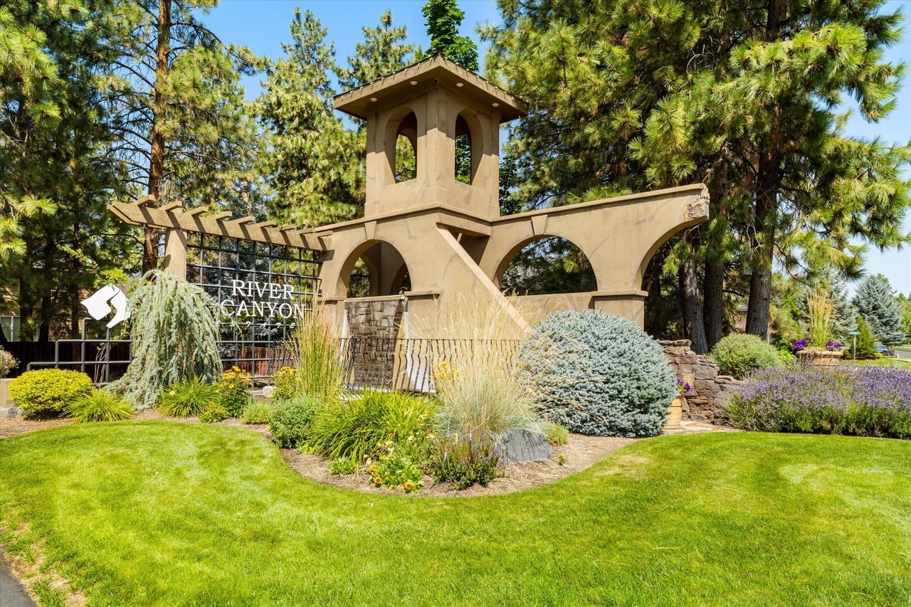 61148 Foxglove Loop