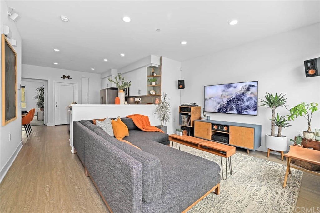 118 S Avenue 50, Unit 204