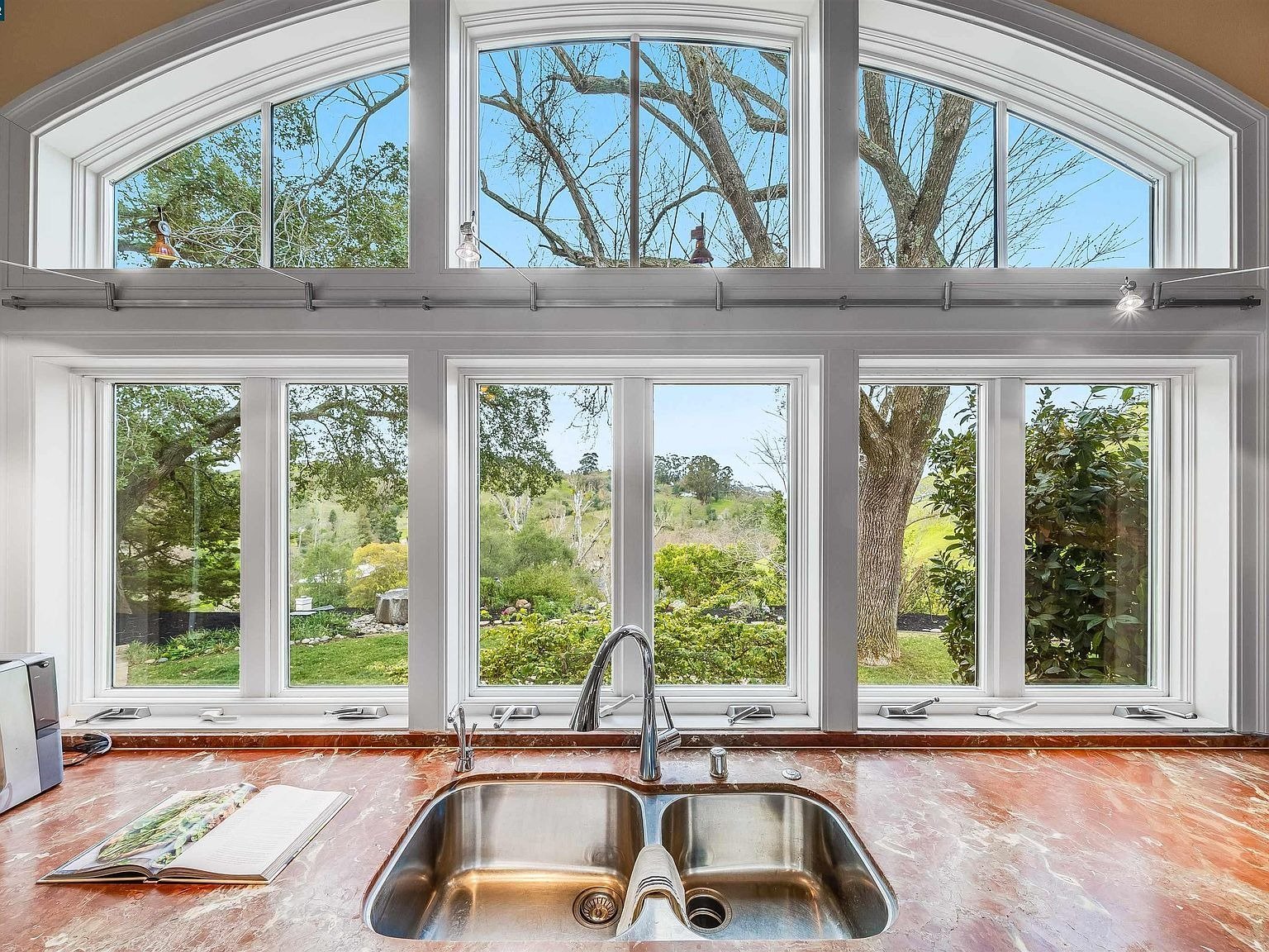 37 Bacon Ct