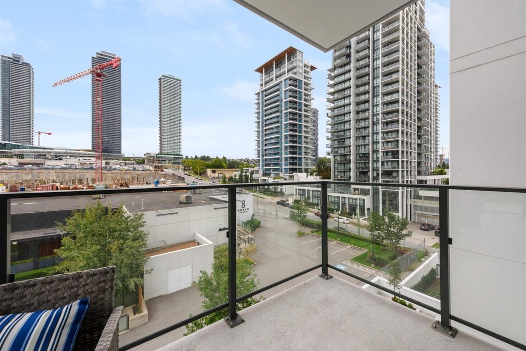 2425 Alpha Ave, #307