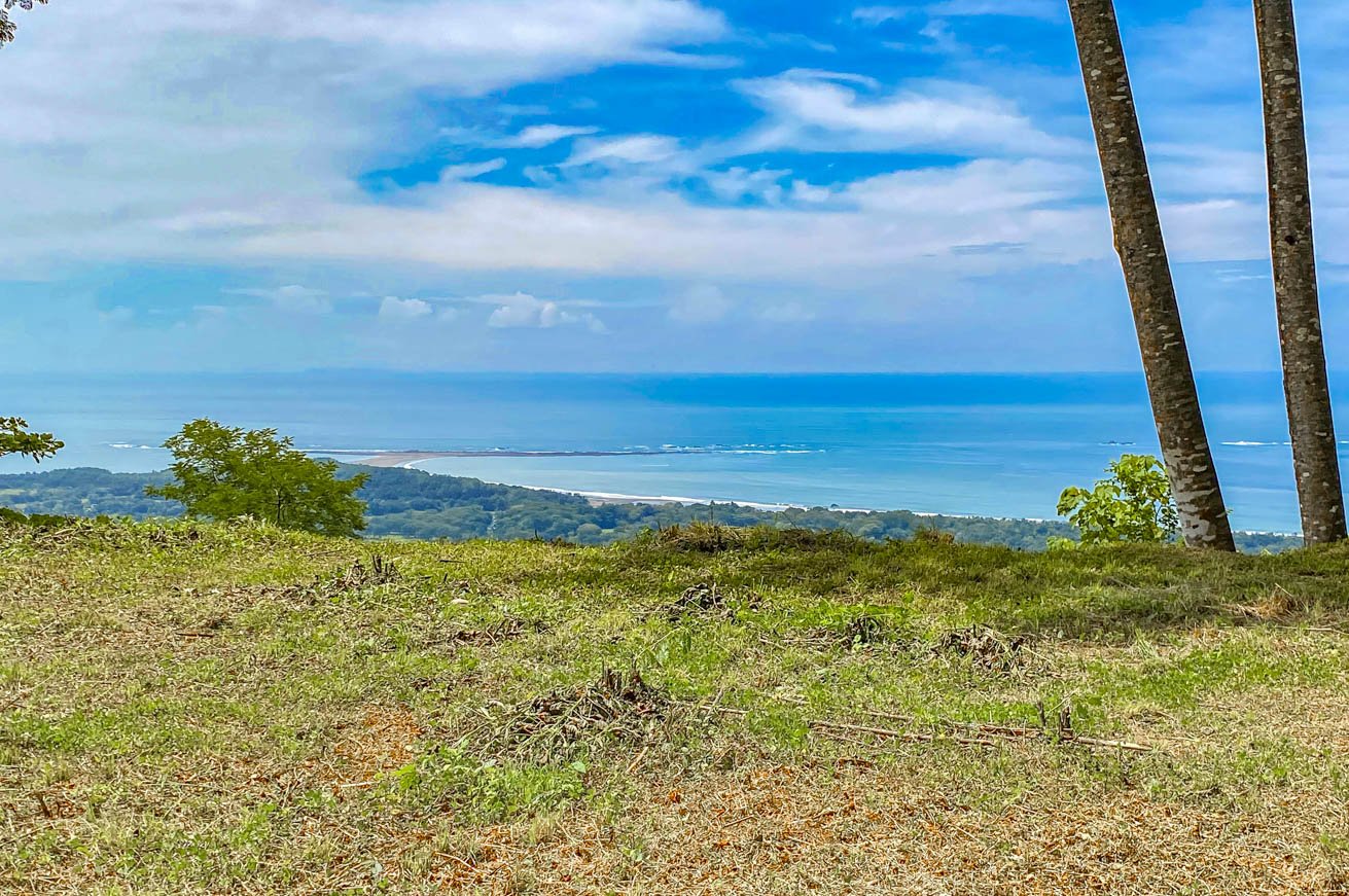 Large Uvita Lot With Whale’s Tail Ocean Views, Sunsets & Legal Water – Ready to Build!