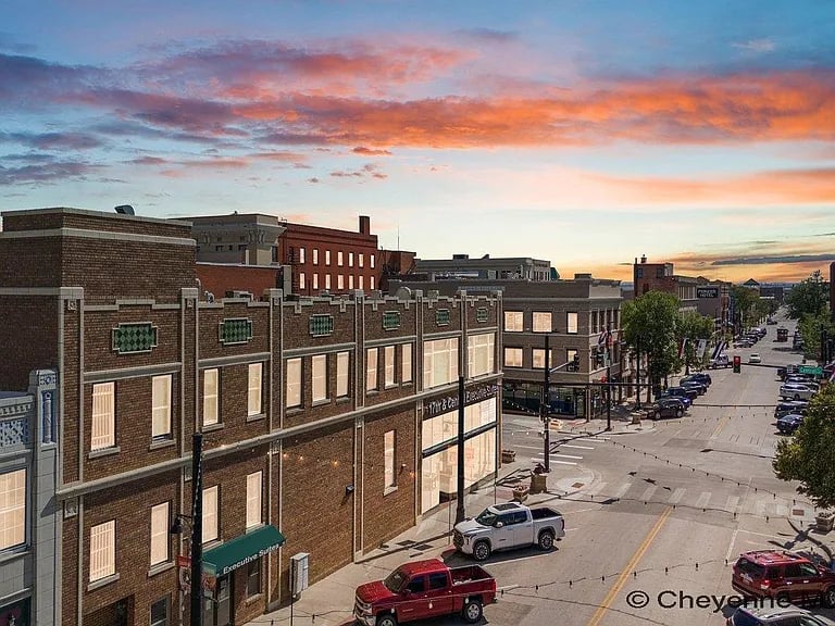 109 E 17th St Ste 303