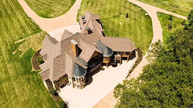 3747 Armstrong Rd