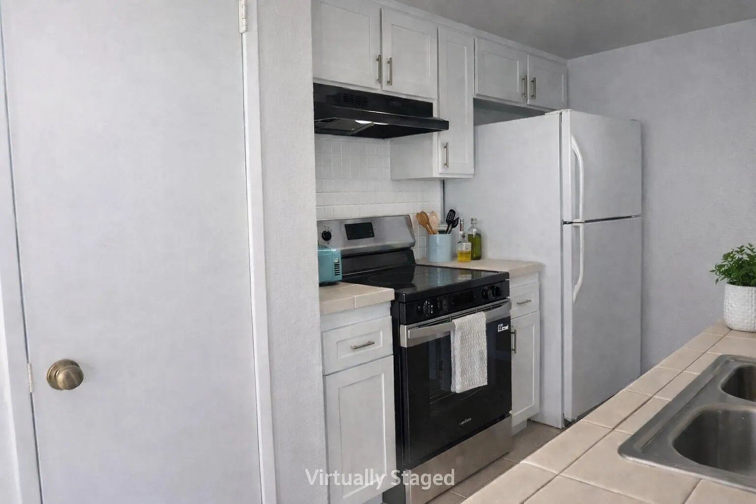 5935 Hickory St APT 3