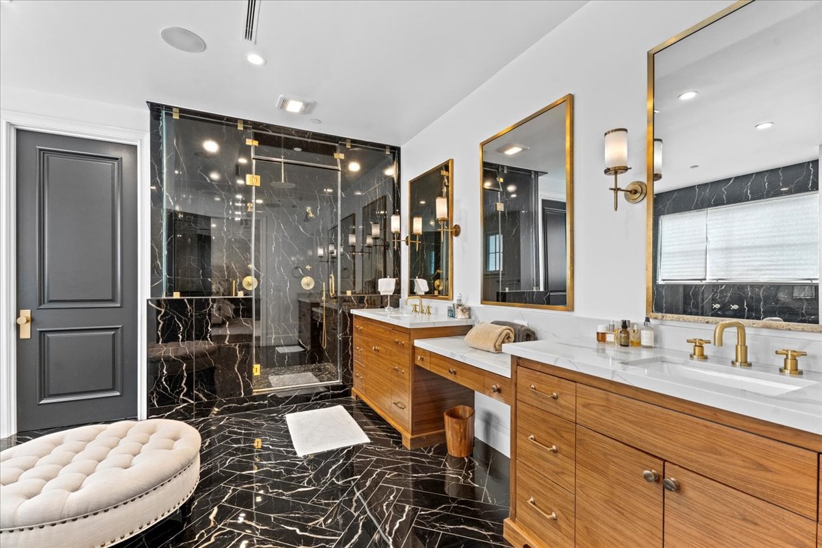5 ★ 5 En Suite Luxe Stunner in Studio City