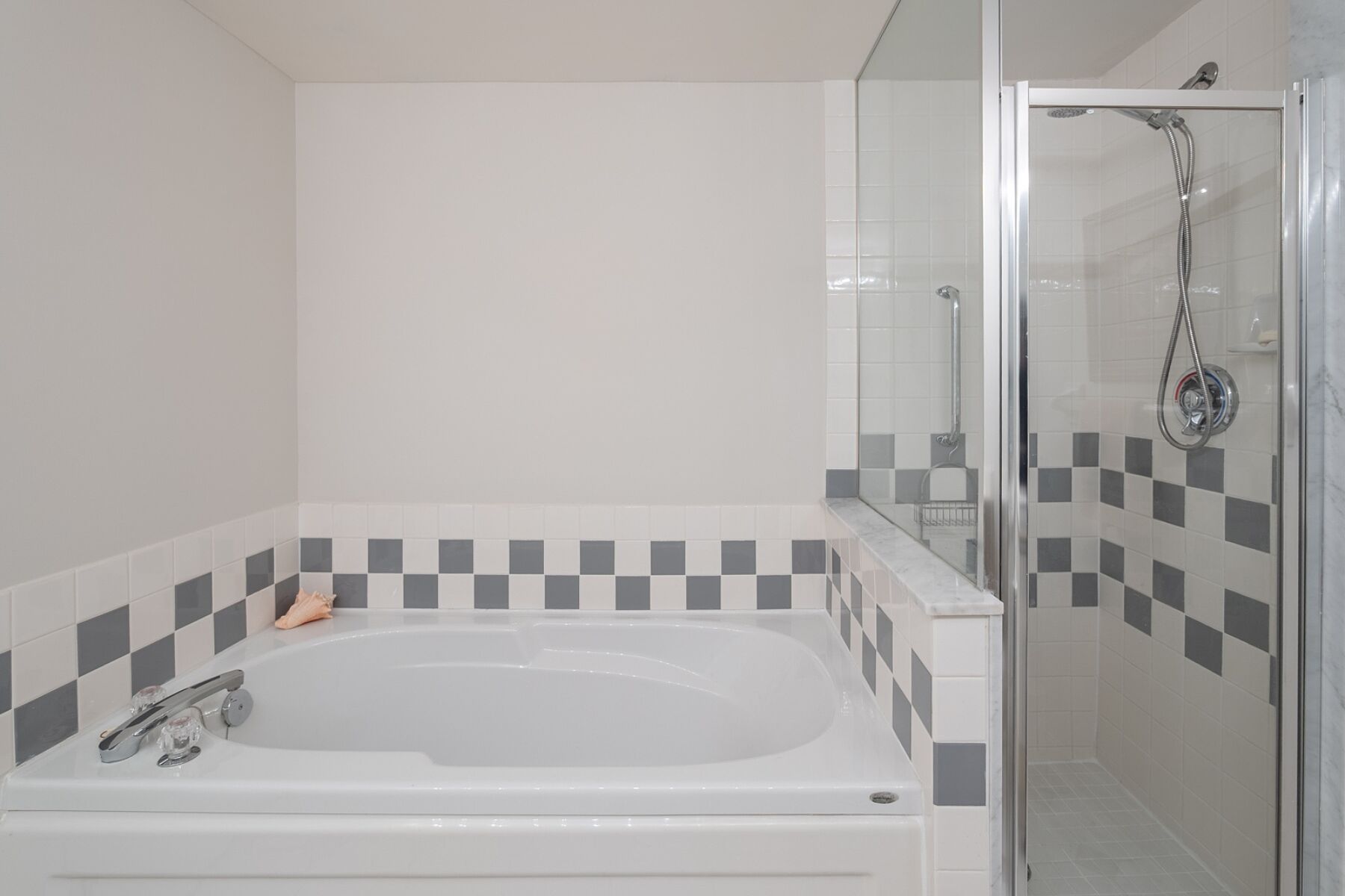 101 Subway Cres #311