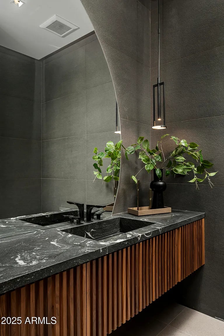 6911 E Jackrabbit Rd