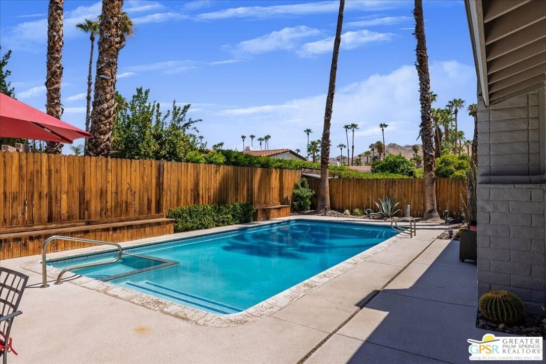 1240 S Beverly Dr