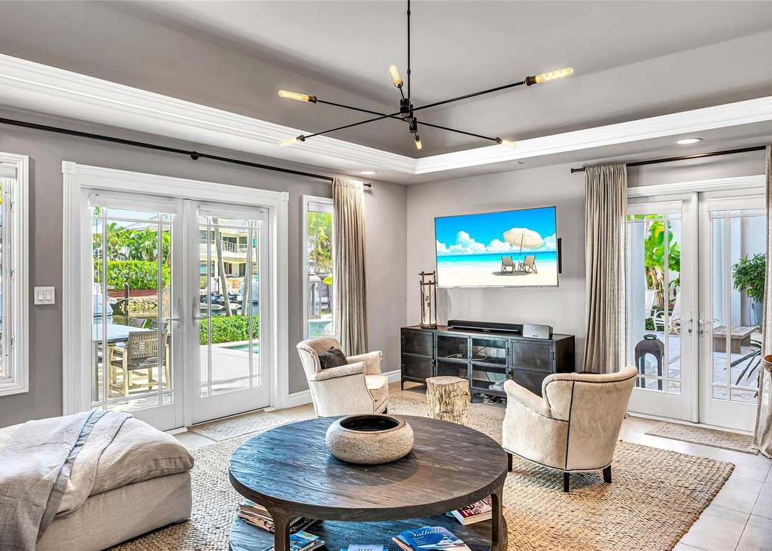 166 Royal Palm Dr