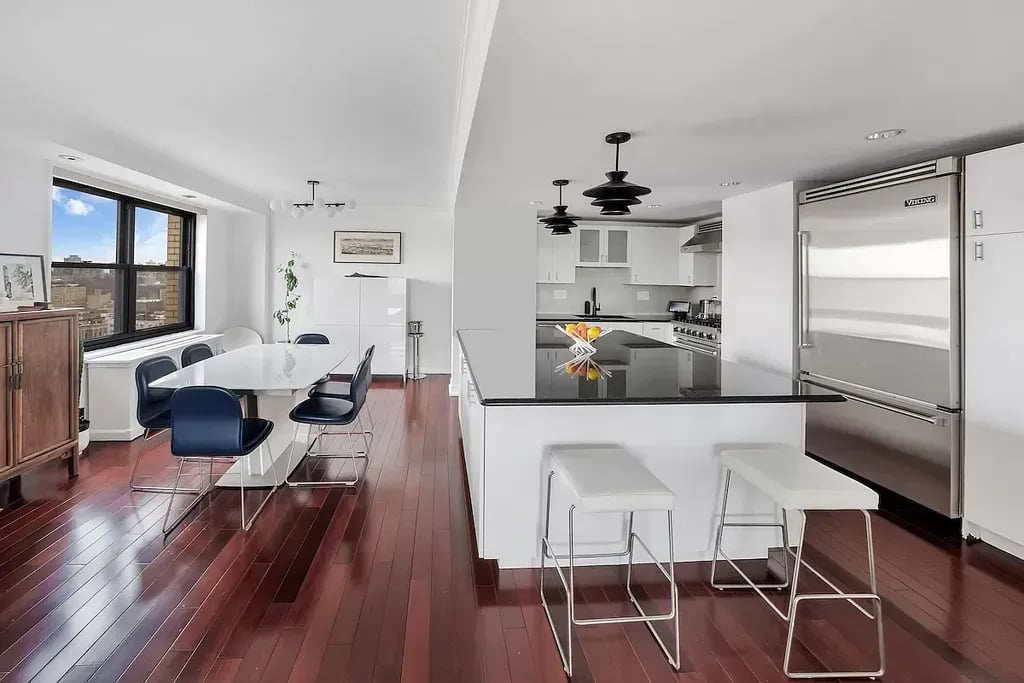 201 W 70th St Unit 28B