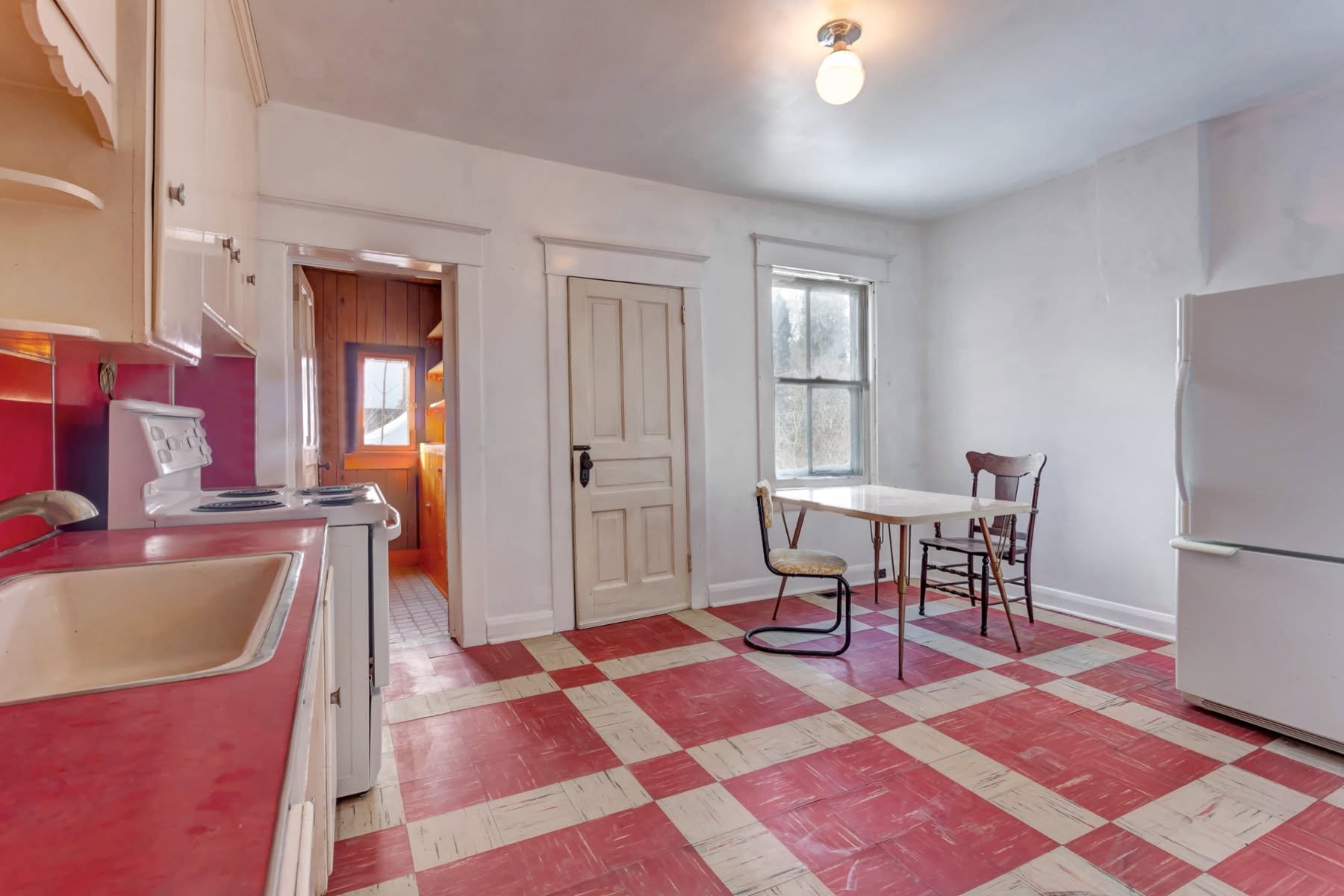 82 Glendale Ave