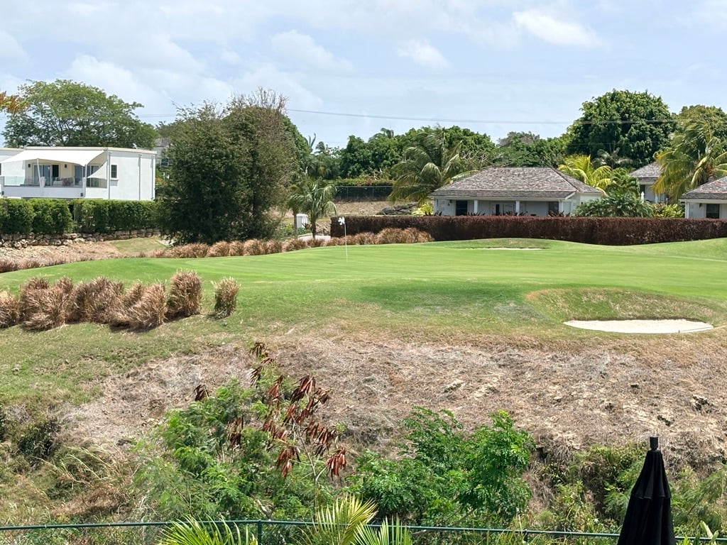 Par Three Villa