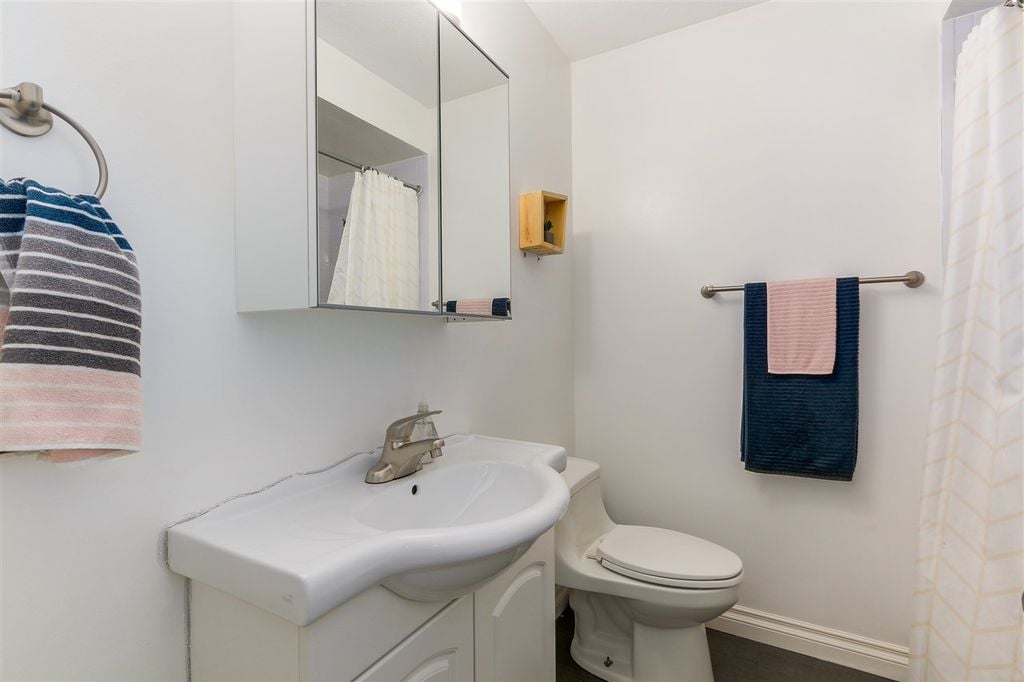 822 Premier St, #5